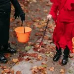 Zabawy na Halloween dla dzieci – kreatywne pomysły bez straszenia